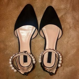 Pointed Black Pearled Flats